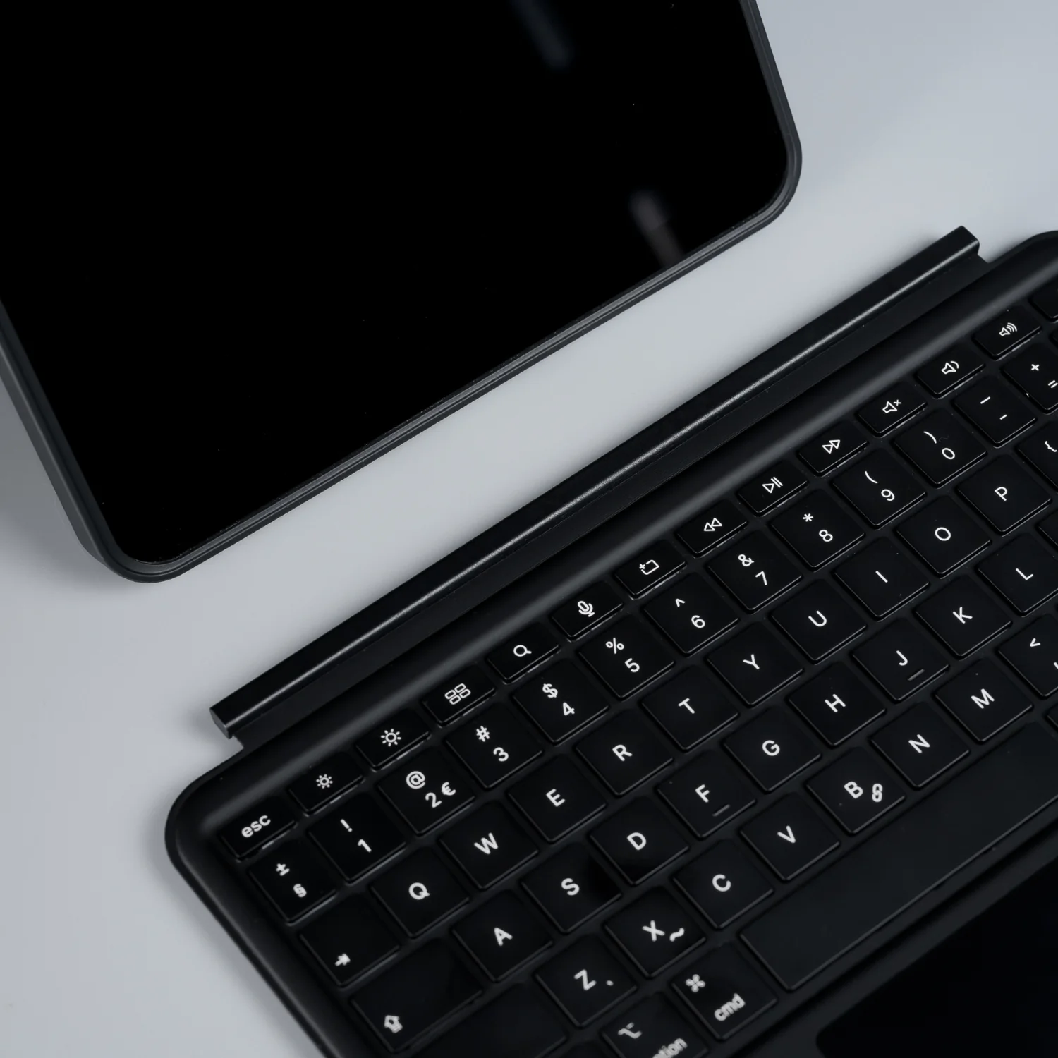 Detachable Keyboard Case | Black | iPad 10th & 11th gen | D25IPA109KBC2QYBK - Image 6