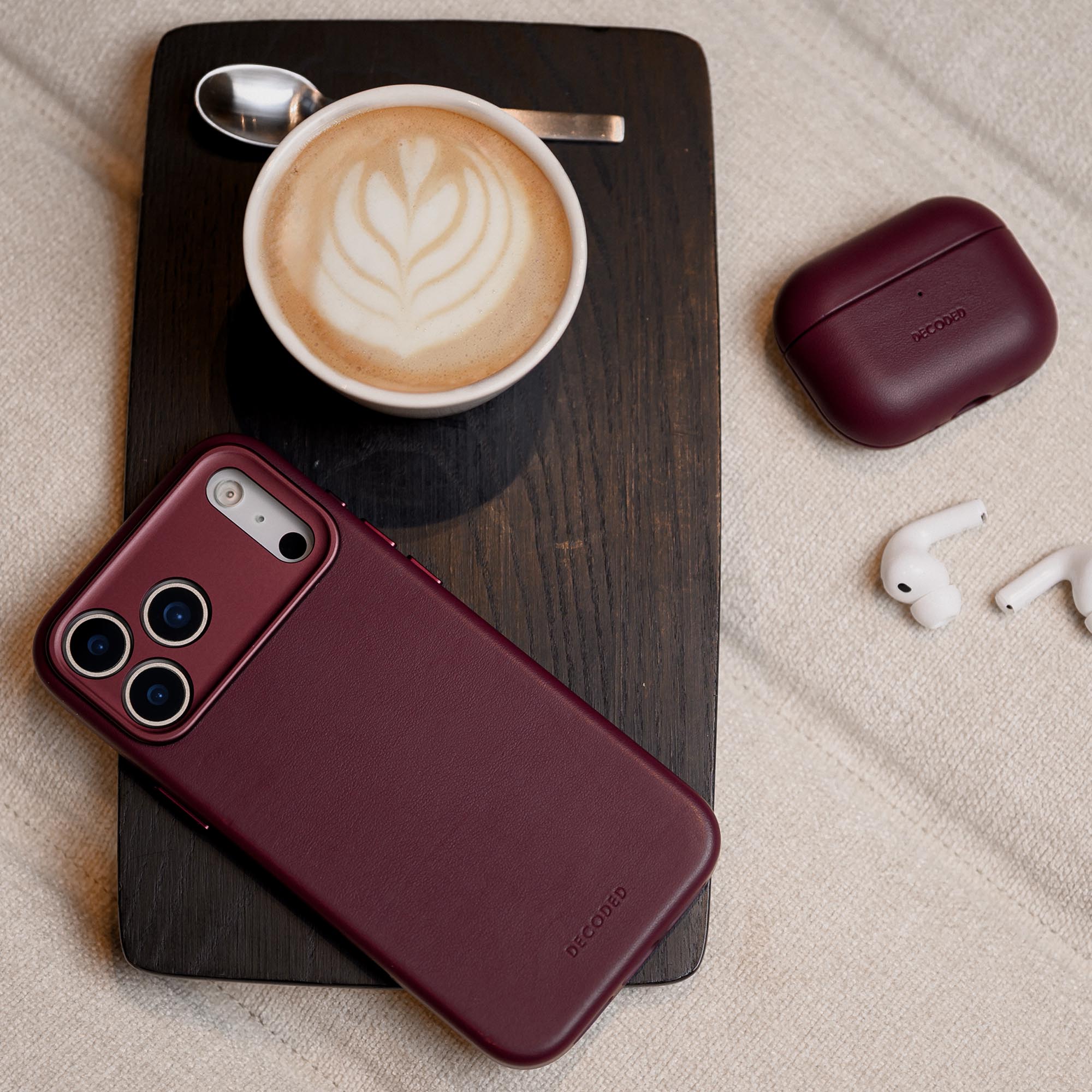Leather Case | Burgundy | iPhone 17 Pro | D26IPO17PBC1DY - Image 5