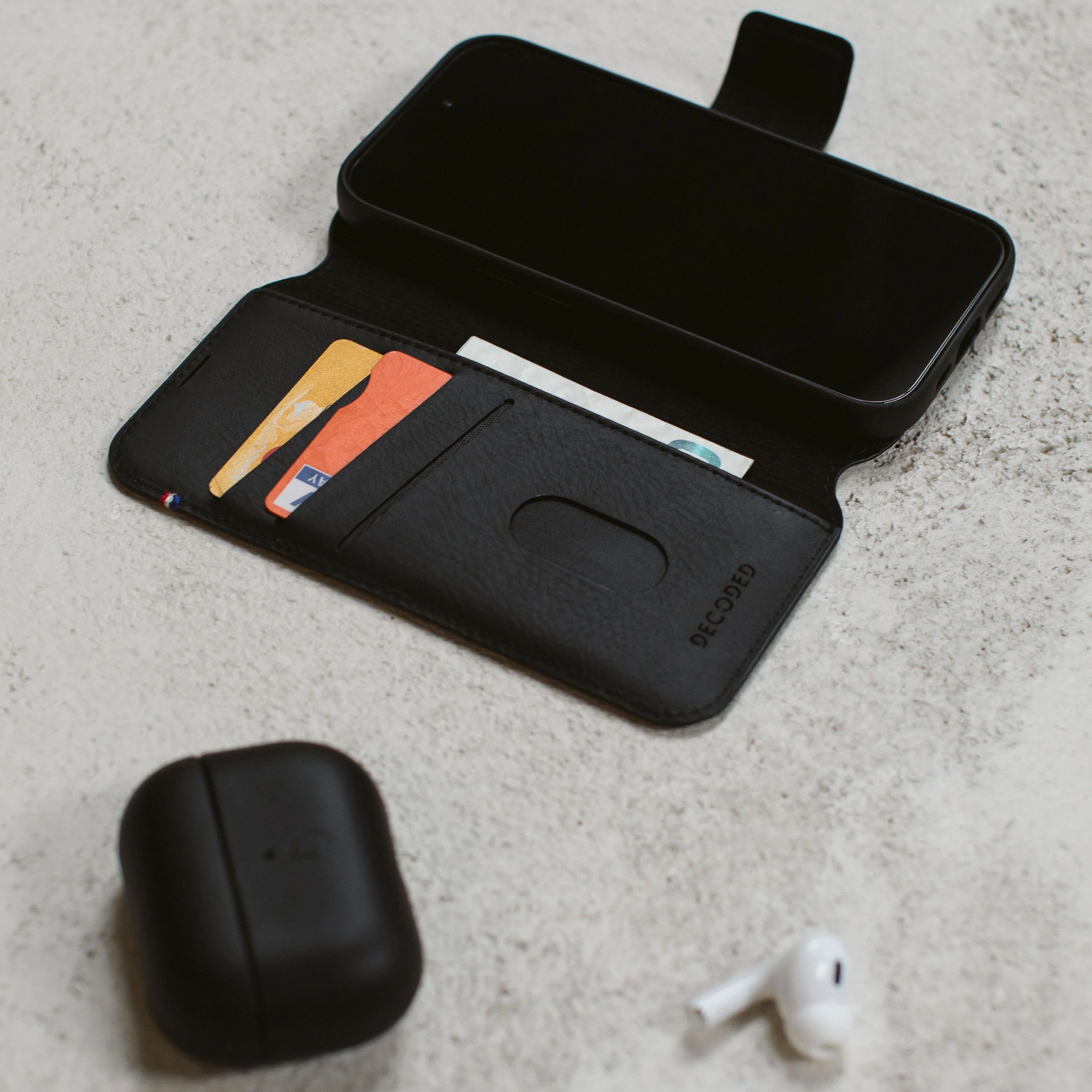 Leather Detachable Wallet Case | Black | iPhone 16 Pro | D25IPO16PDW5BK - Image 5