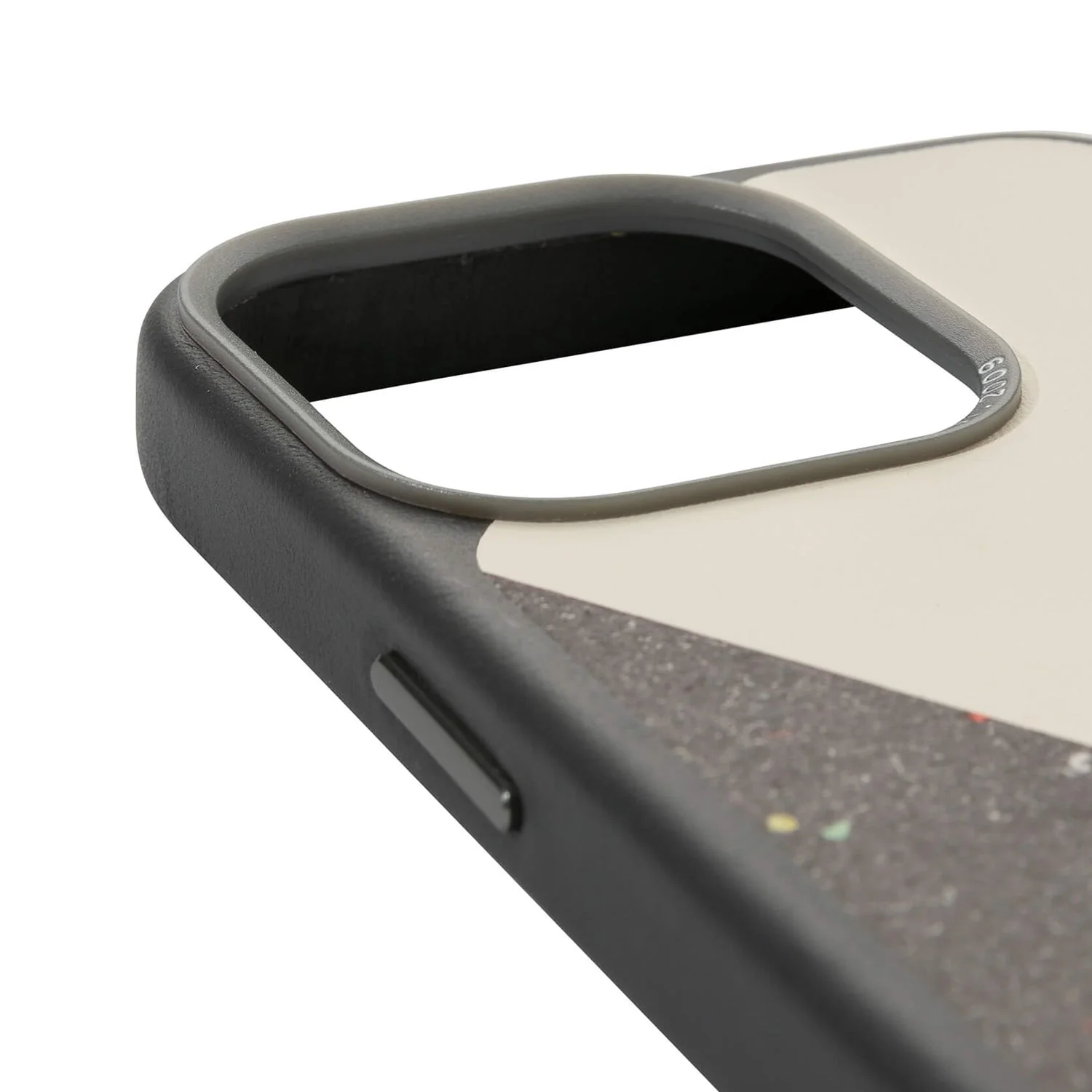Leather Nike Grind Back Case | True Navy | iPhone 13 Pro | DANG22IPO61PSO2TN - Image 3