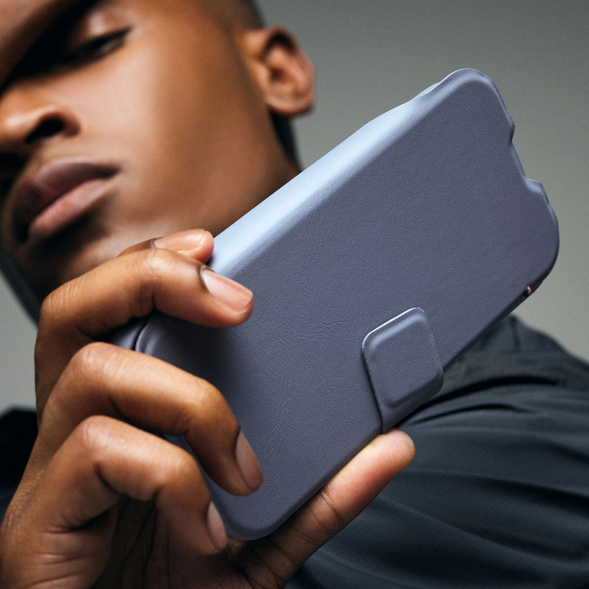 Textured Silicone Detachable Wallet | Forever Blue | iPhone 17 | D26IPO17DW3TSFE - Image 3